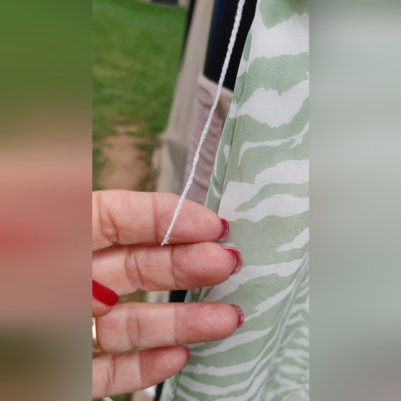 Lulus Vacay Vibes Sage Geen Ruffled Wideleg Jumpsuit SZ.10 NWT - Picture 11 of 11